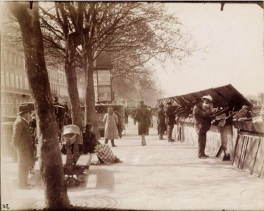 Eugène Atget - Quai Voltaire, Paris - Sotheby's 20 11 2009