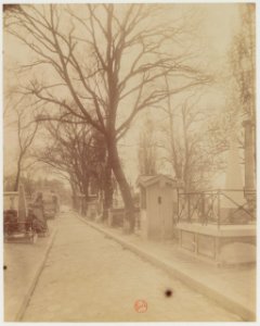 Eugène Atget - Père-Lachaise 01