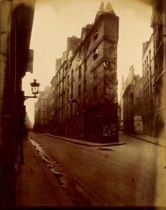 Eugène Atget, Vieille Cour, 22 rue Quincampoix - Getty Museum photo