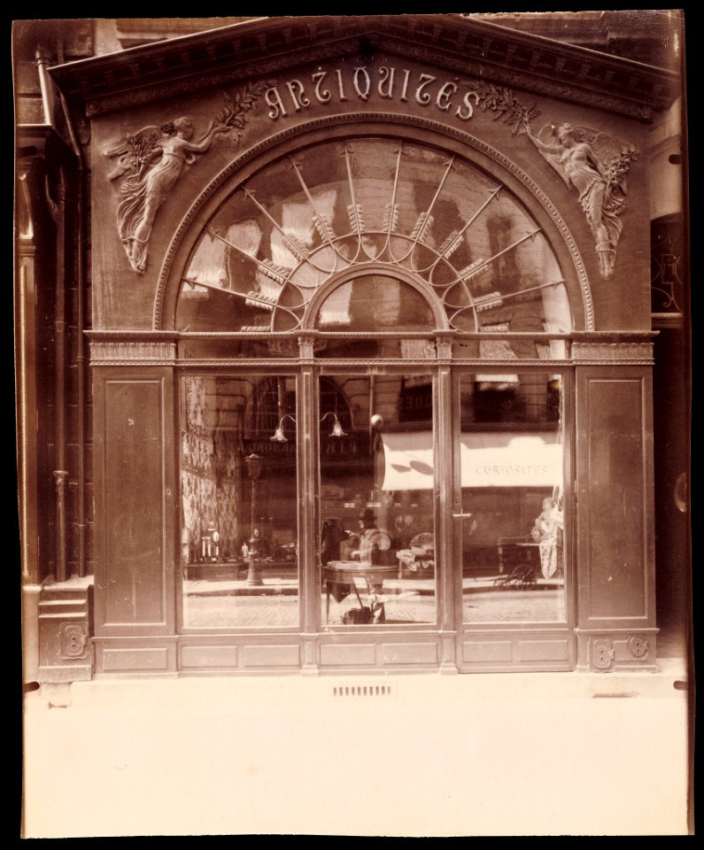Eugène Atget, Antique Store, 21 Faubourg St.-Honoré - Getty Museum