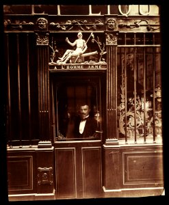 Eugène Atget, Restaurant, rue des Blancs Manteaux - Getty Museum