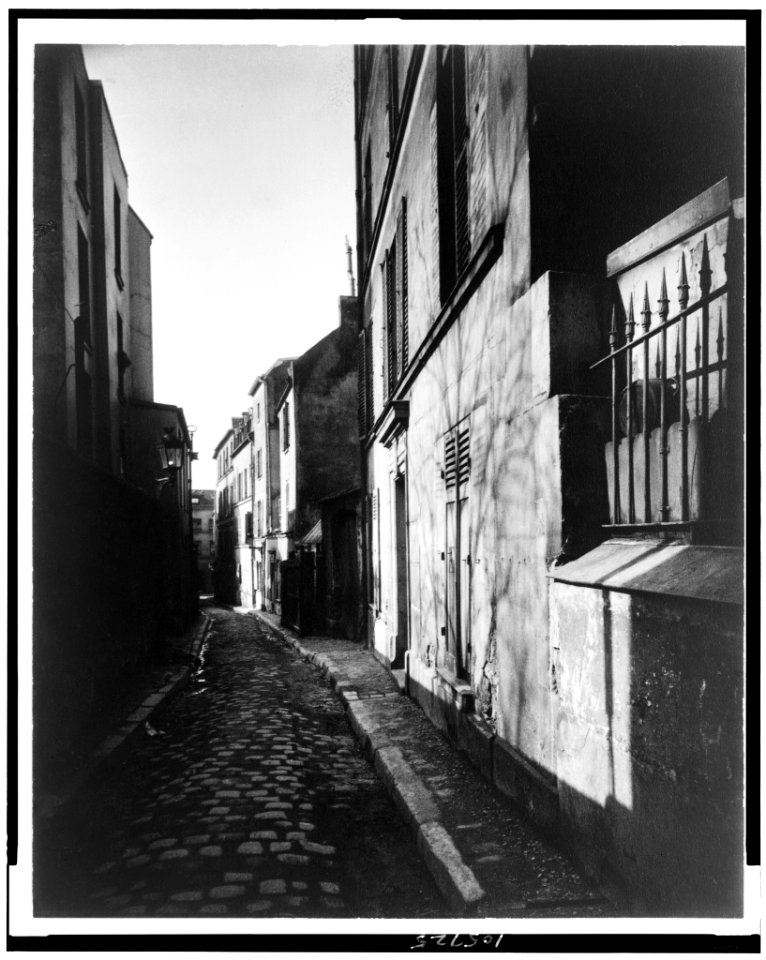 Eugène Atget, Rue St. Rustique, March 1922
