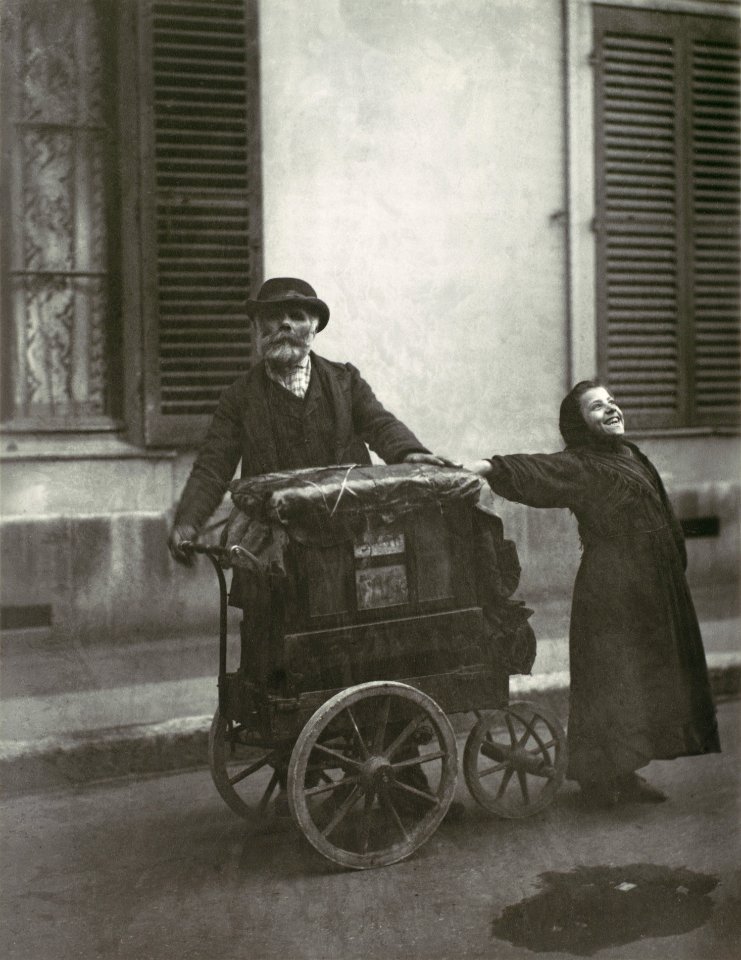 Eugène Atget, Street Musicians, 1898–99