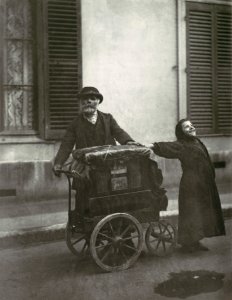 Eugène Atget, Street Musicians, 1898–99 photo
