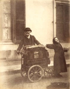 Eugène Atget, Organ-grinder, 1898–99 photo