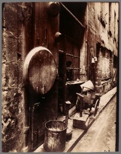 Eugène Atget, Tinsmith's Shop, rue de la Reynie - Getty Museum