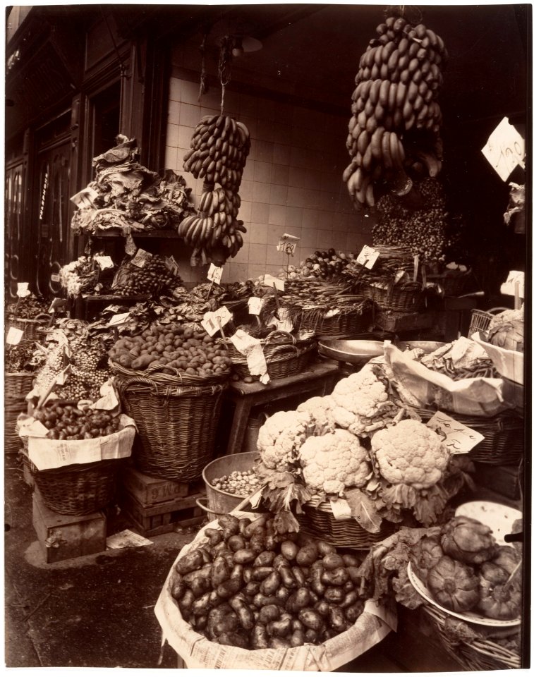 Eugène Atget, Rue Mouffetard, 1925