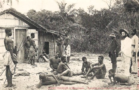 Européen en tournée dans un poste Loango (Congo Français et dépendances)