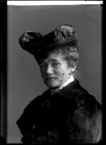 Eva Svensson, actor, undated portrait about 1907 - SMV - GS124