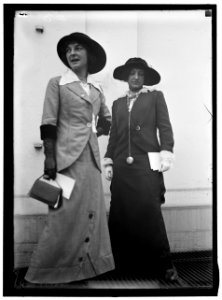 EVANS, ANNA V. RIGHT, WITH OLLIE M. WILSON LCCN2016864889