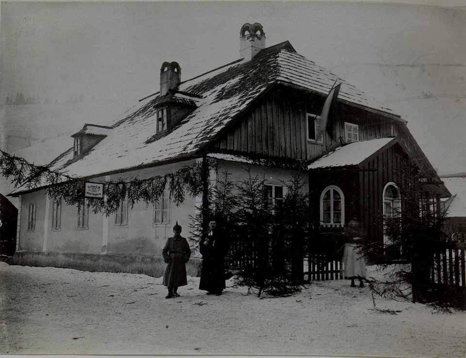 Evang.Pfarrhaus in Jakobeny mit evang.Feldkuraten SYKORA. (BildID 15449998)