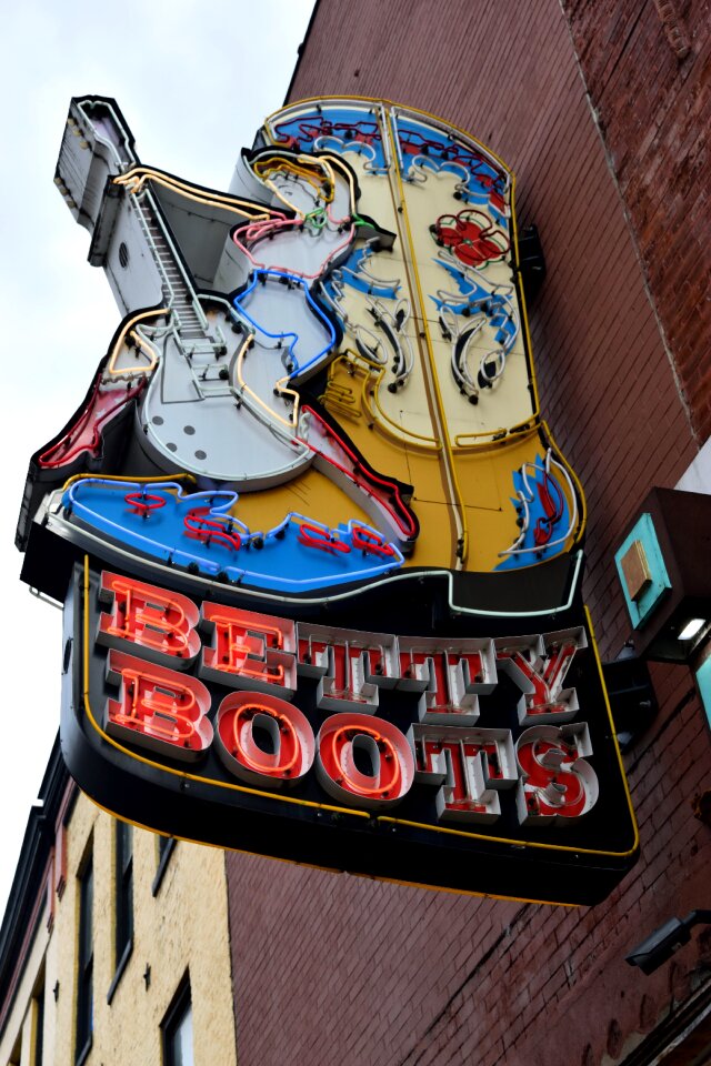 Nashville tennessee advertisement