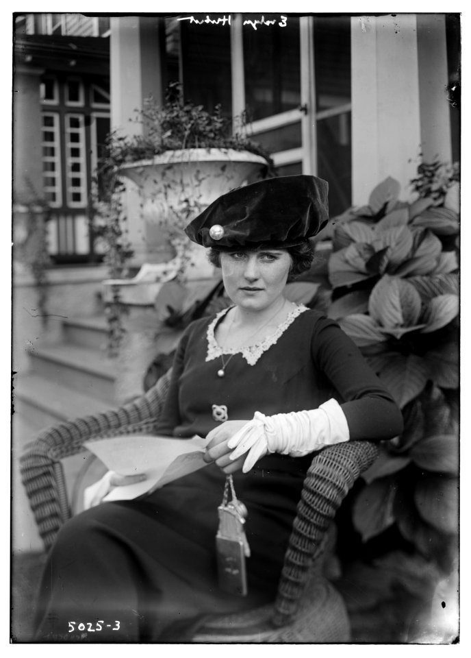 Evelyn Herbert LCCN2014709584