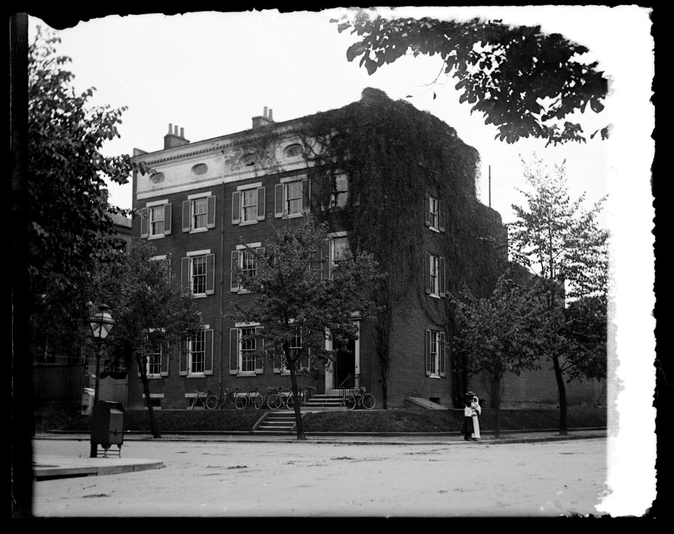 Everett House LCCN2016819469