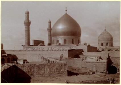 Excavation of Samarra (Iraq), Shiite Shrine Complex, View of the Domes of Shrine of Imam al-Hadi and Imam al-Askari, and of Ghaibat al-Mahdi 02