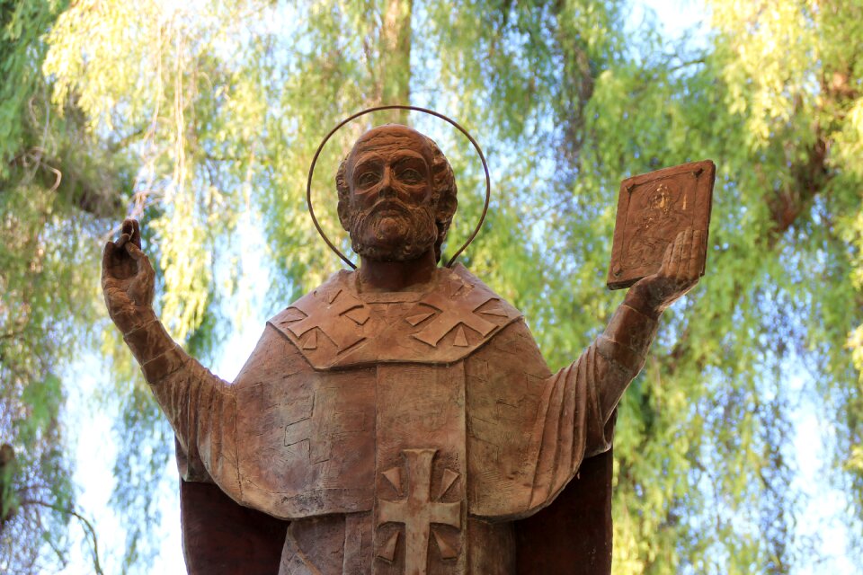 St nicholas figure sprituell