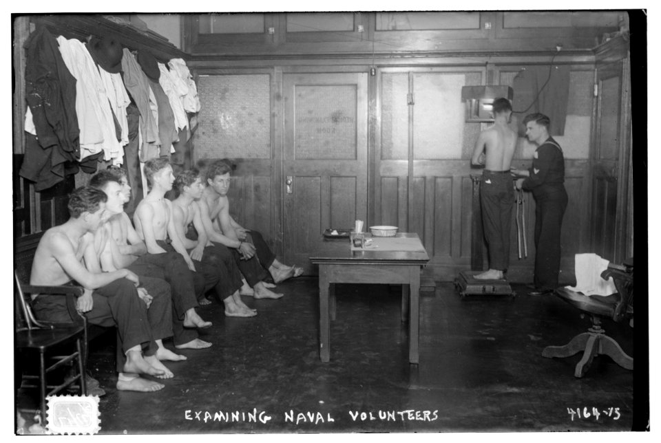 Examining naval volunteers LCCN2014704229