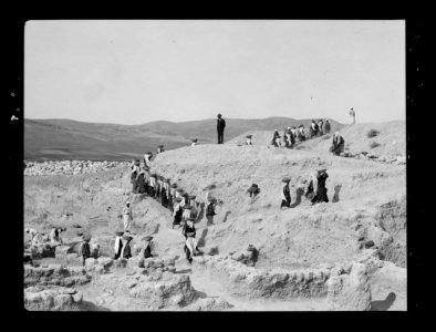 Excavations. Ain Shems (Beth Shemesh) on the Sharon Plain. Lines of basket women carrying earth to the dump LOC matpc.15685