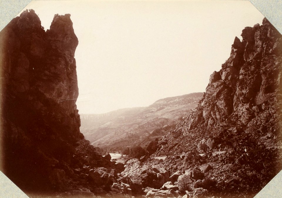 Excursion dans la région des Causses (1892).f35.Gorges du Tarn, Le Pas-des-Soucis (entrée en aval)