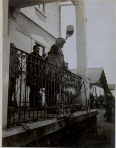 Excl. von Benigni bringt ein Hoch auf Se.Majestät. (BildID 15451313)
