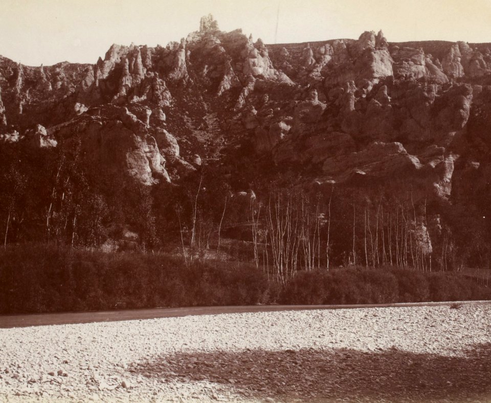 Excursion dans la région des Causses (1892).f26.cropped.Gorges du Tarn, les Baumes Chaudes