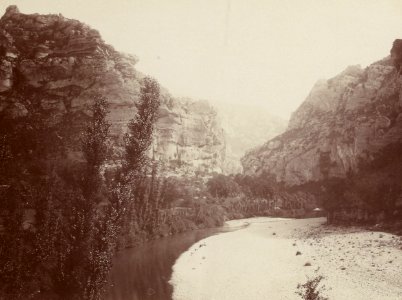 Excursion dans la région des Causses (1892).f30.cropped.Gorges du Tarn, le Cirque des Baumes Basses
