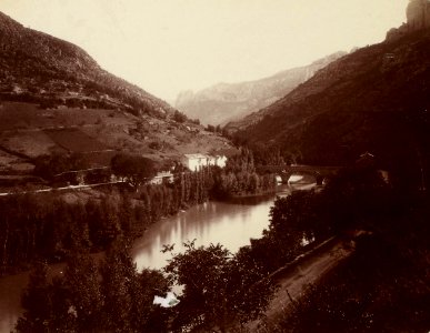 Excursion dans la région des Causses (1892).f43.cropped.Gorges du Tarn, la Muze