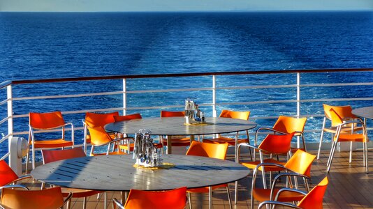 Water cruise vacations