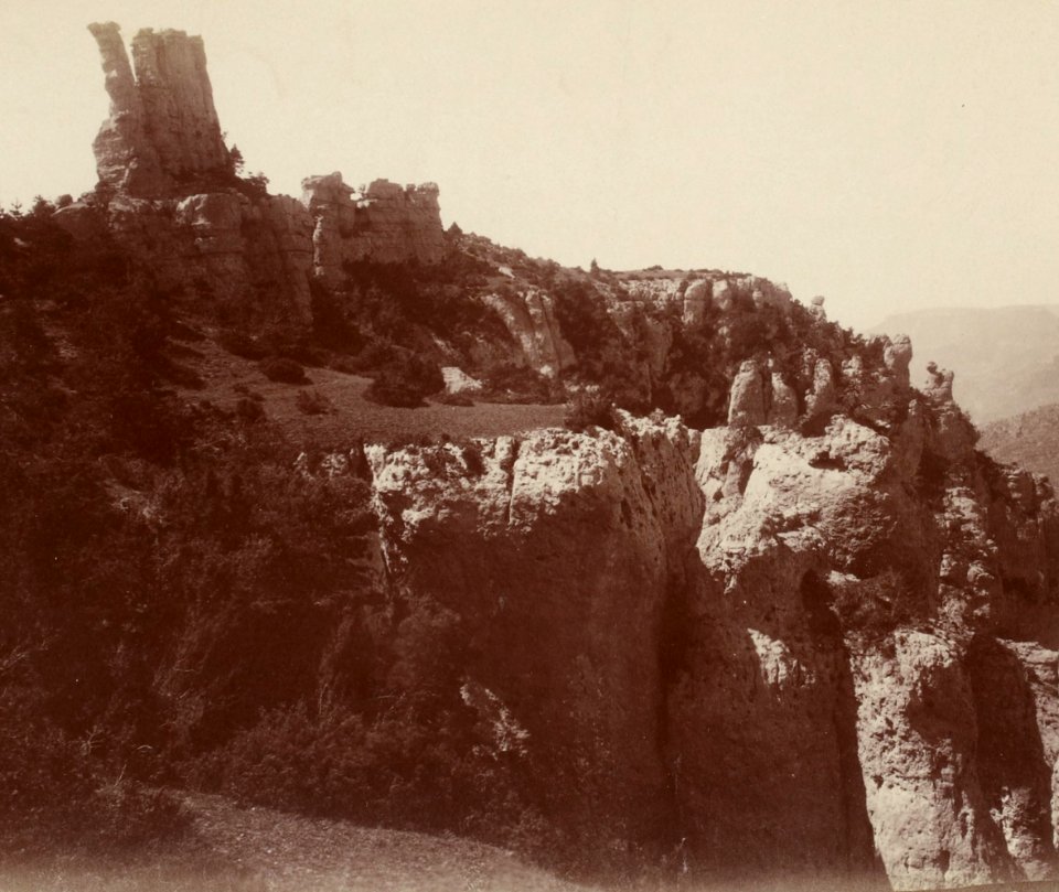 Excursion dans la région des Causses (1892).f60.cropped.Gorges du Tarn, les alentours du Rozier-Peyreleau