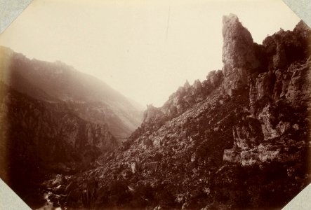 Excursion dans la région des Causses (1892).f32.Gorges du Tarn, entrée du Pas-des-Soucis (en amont), l'Aiguille