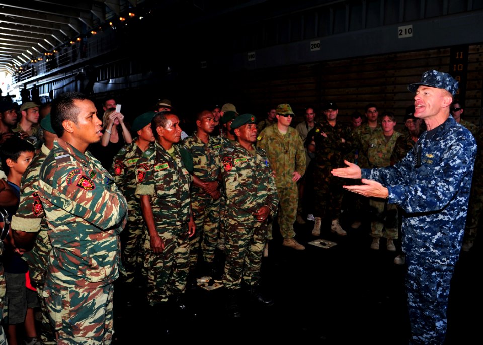 Exercise Crocodilo 121011-N-YQ852-025