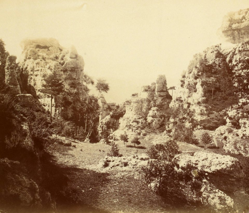 Excursion dans la région des Causses (1892).f74.cropped.Montpellier-le-Vieux, Le Forum