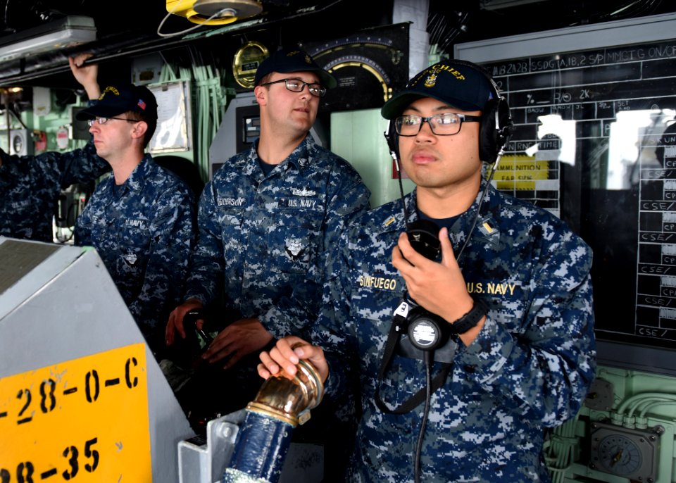 Exercise Foal Eagle 150405-N-AD372-211