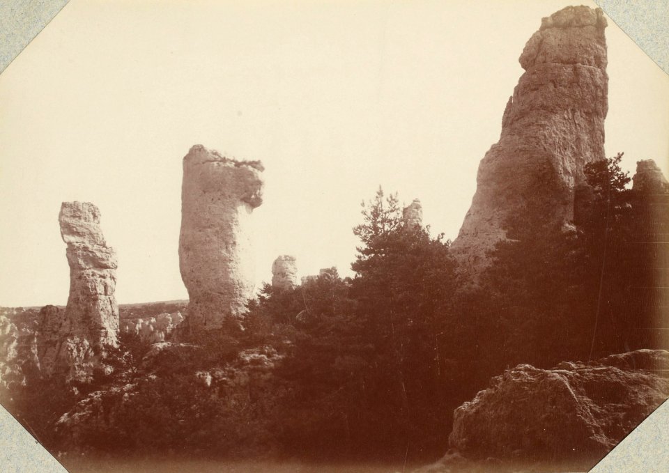 Excursion dans la région des Causses (1892).f54.Gorges de la Jonte, les Monolithes du Cirque de Madas