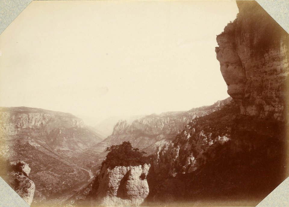 Excursion dans la région des Causses (1892).f58.Gorges du Tarn, excursion au-dessus des falaises du Rozier-Peyreleau