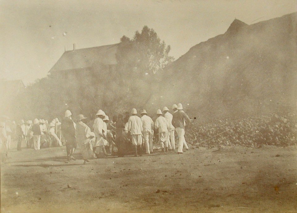 Execution of Rainandriamampandry and Ratsimamanga, Madagascar, 1896 (impa-m1603)