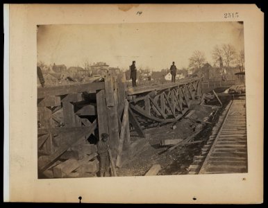 Experimental suspension trusses of boards LCCN2005696806