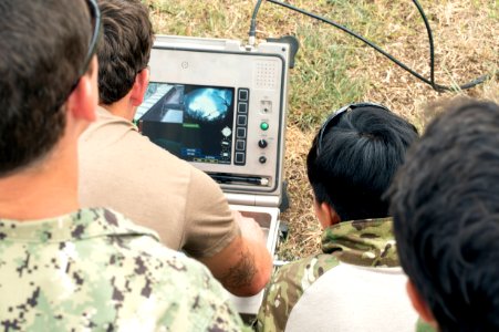 Explosive ordnance disposal exercise, RIMPAC 2014 140714-N-MF909-136