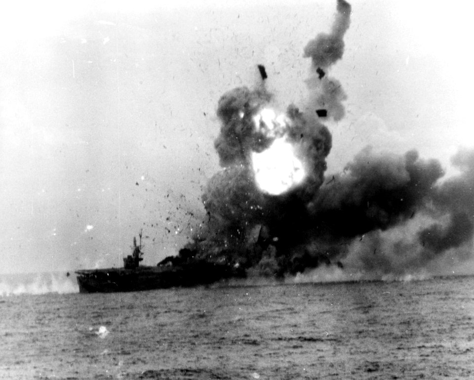 Explosion on USS St. Lo (CVE-63) during Battle off Samar, 25 October 1944 (80-G-270516)