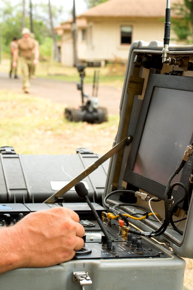 Explosive Ordnance Disposal Exercise, RIMPAC 2014 140714-N-MF909-128