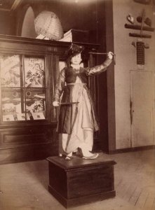 Exposition objets coréens Varat - 06 - Danseuse du roi