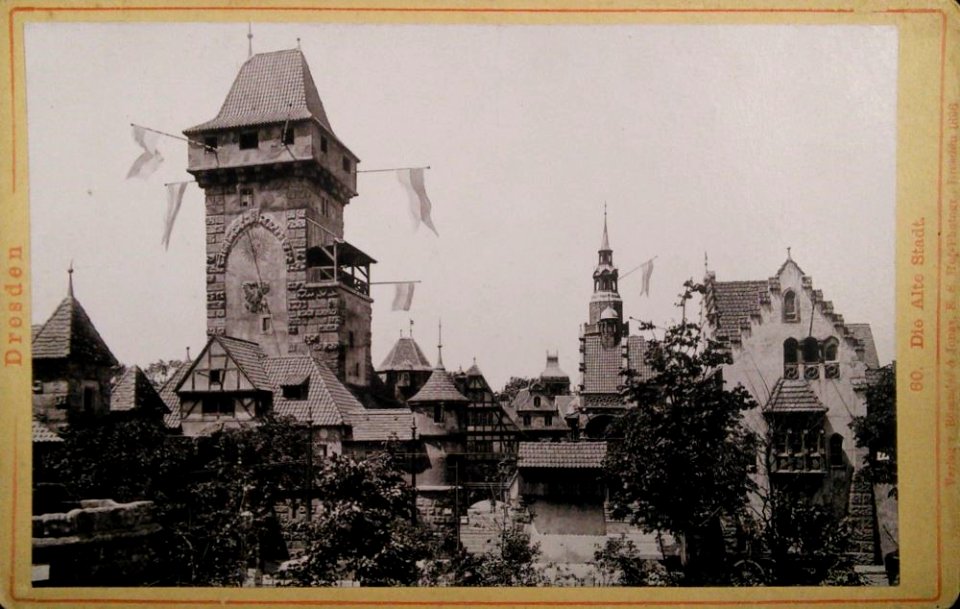 Exposición El casco antiguo torre de vigilancia casas bella época dresde