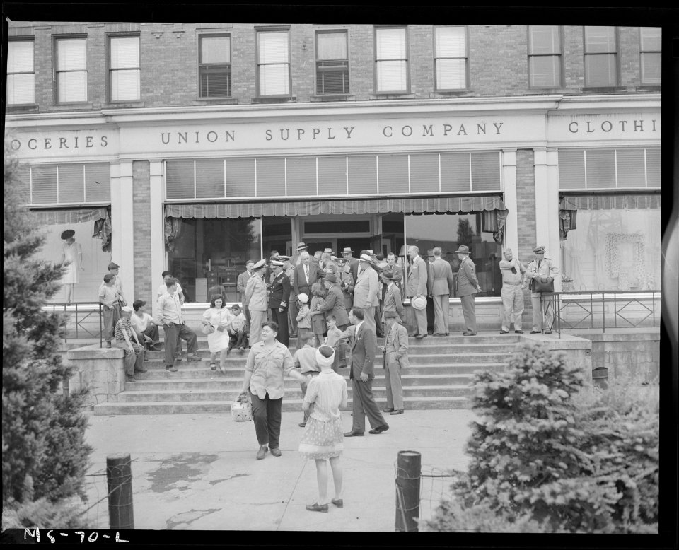 Exterior of company store. H. C. Frick Coal Company, National ^3 Mine, Muse, Washington County, Pennsylvania. - NARA - 540252