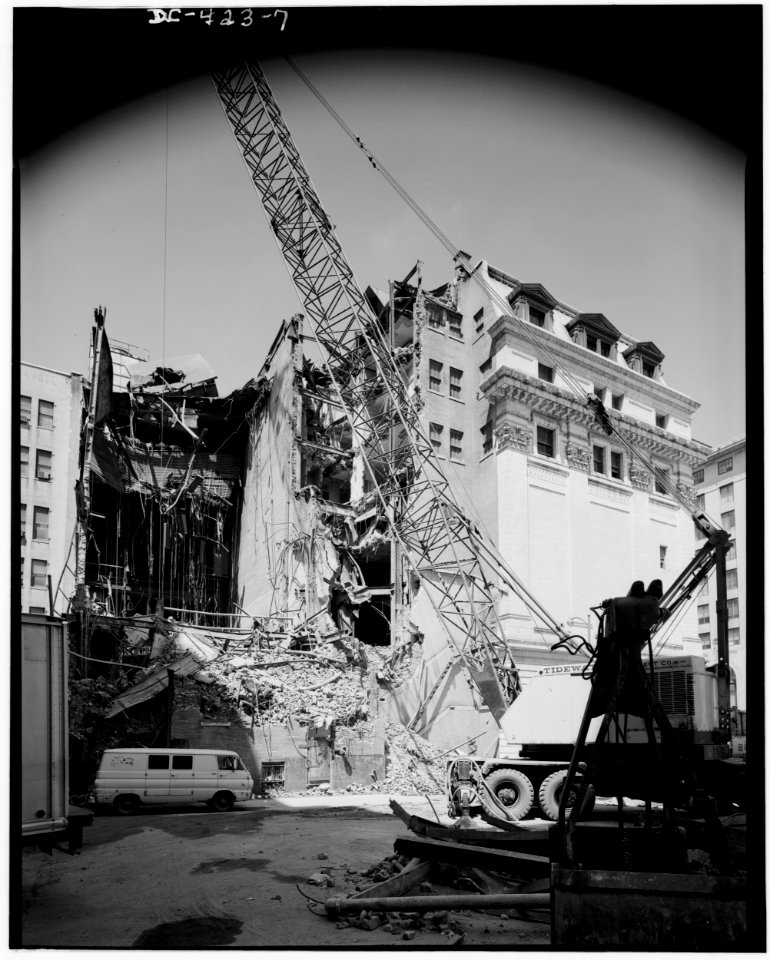 Exterior view during demolition 028904pu