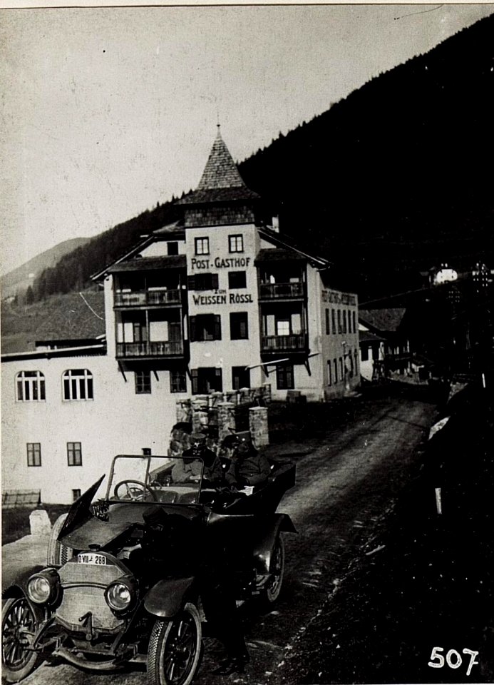 Exzellenz Roth in Welschnofen, 7. April 1916. (BildID 15581114)