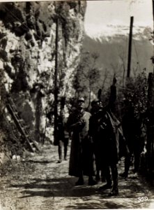 Exzellenz Roth auf der Ponalestraße, 15.April.1916. (BildID 15581016)