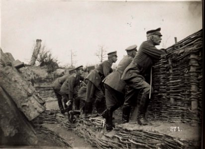 Exzellenz von Stocken und Offiziere des Infanterieregiments 377, 1.Bataillon A-Linie (BildID 15703890)