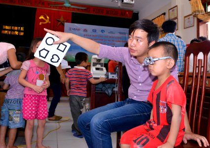 Eye screening for kindergarten children in Quoc Oai district of Hanoi (14310273944)