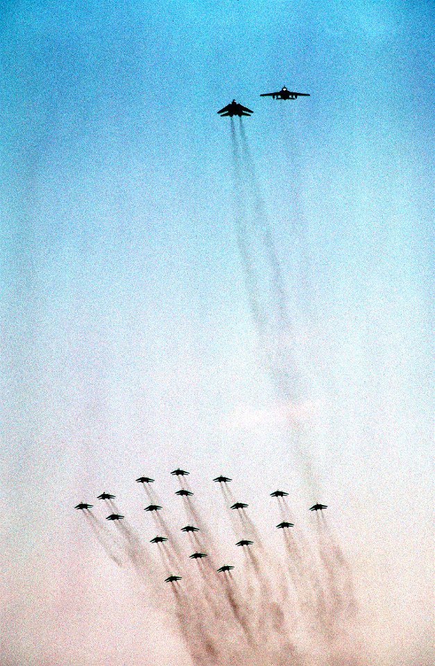 F-14 Tomcats return to NAS Oceana in March 1991
