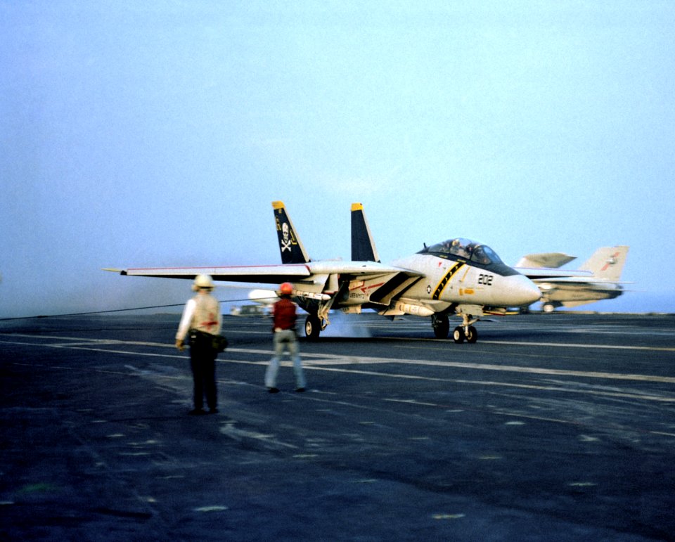 F-14A VF-84 trap on USS Nimitz (CVN-68) 1981
